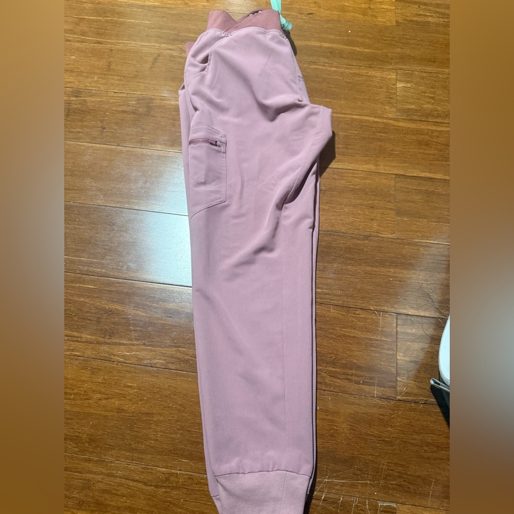 Figs Women's Dusty Pink Jogger Pants